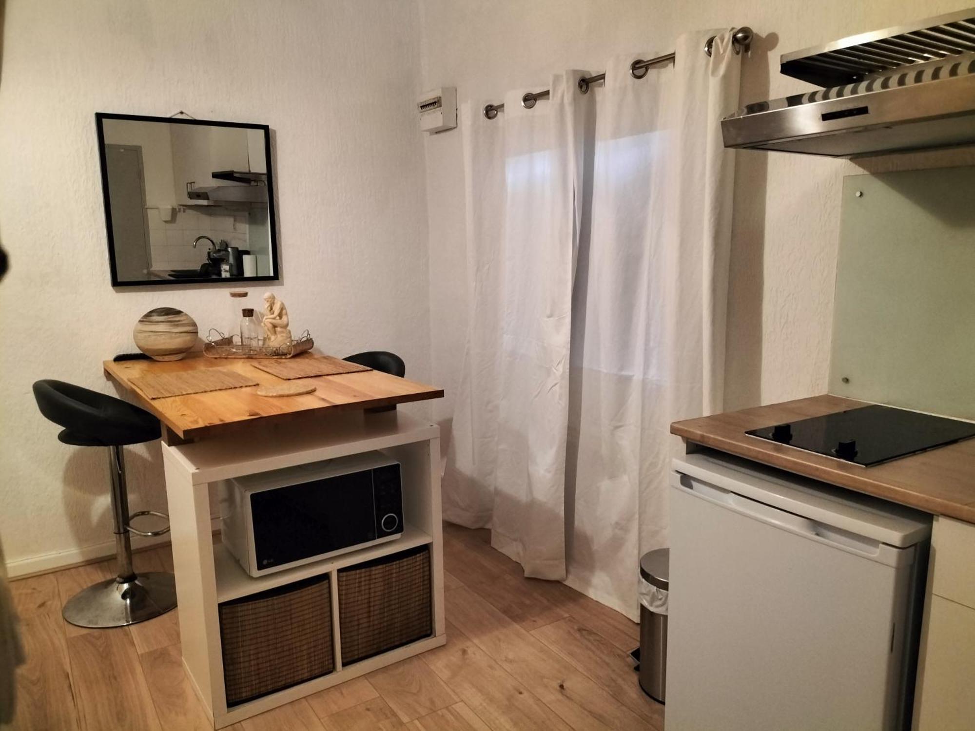 Studio Avec Parking Tout A Pied Et Calme Бандоль Экстерьер фото